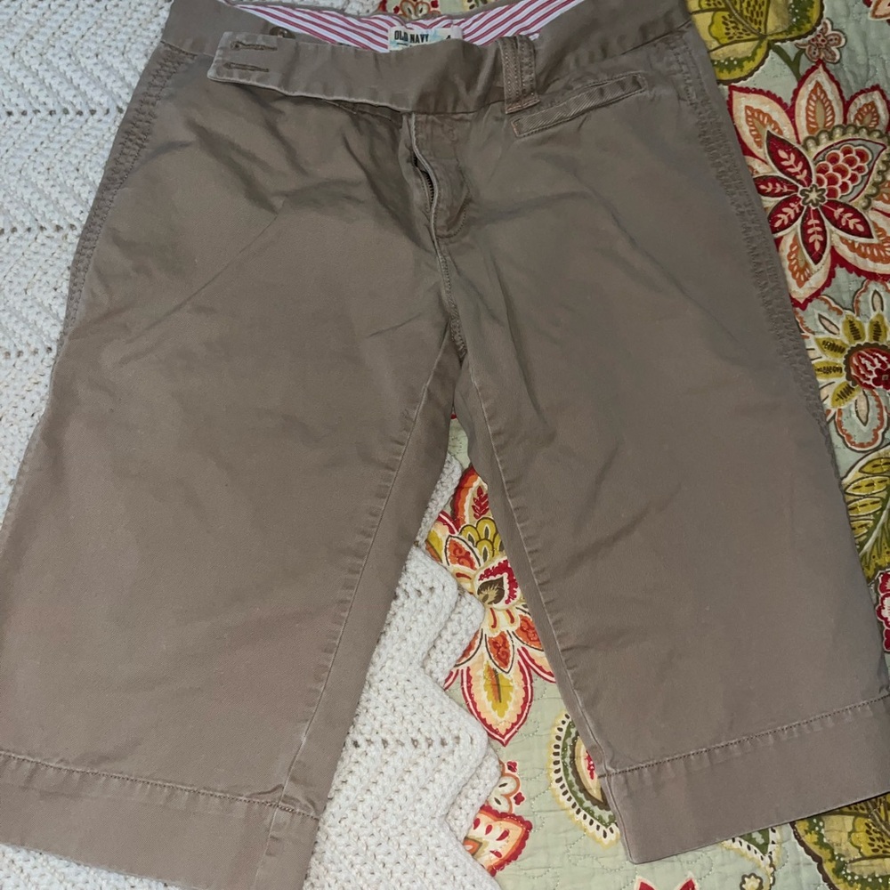 Old Navy Tan Women's Bermuda Shorts